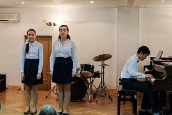 Концерт, посвящённый Международному женскому дню «Нашим мамам посвящённый»